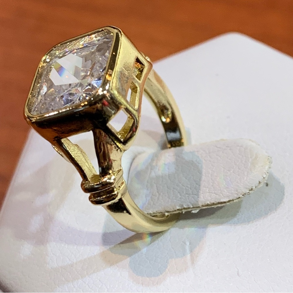 18k yellow gold-plated on base metal ring with square-cut gemstone - Picture 7 of 11